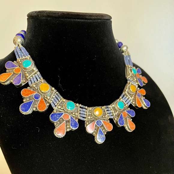 Tibetan choker in turquoise, coral and more set in silver. - Picture 3 of 5